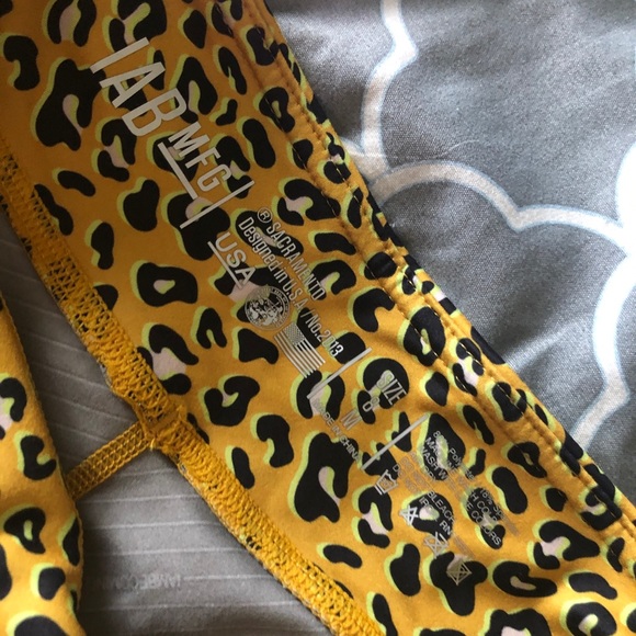 Leopard print booty shorts - Picture 3 of 6